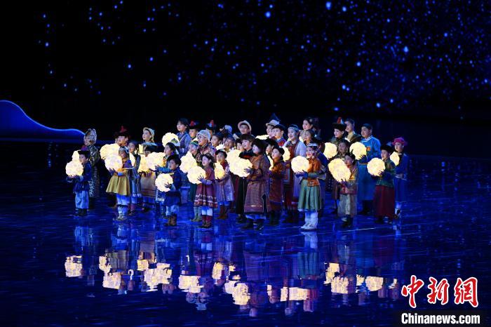 十四冬开幕式侧记：冰雪点亮北疆，草原风情与