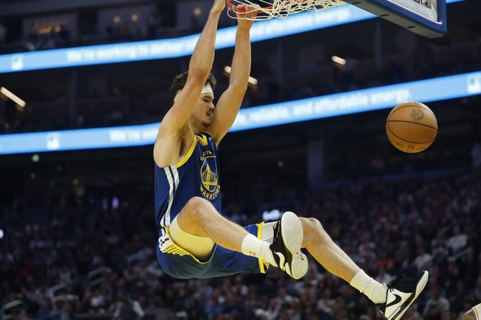 勇士伤病潮下仍显韧性，尼克斯逆转取胜