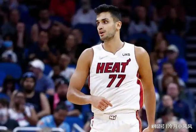 戴尔库里球衣退役仪式举行，勇士新援尤尔特赛