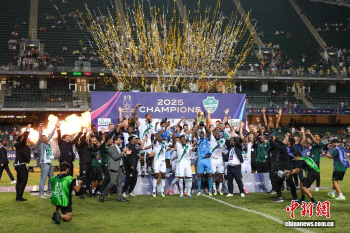 沙特超级杯决赛首现东亚 吉达国民点球险胜